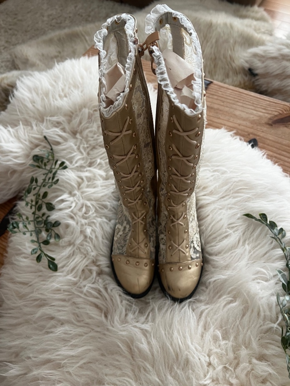 Gramercy Gold Lace Boot Sz 3-4 - Picture 3 of 8